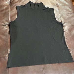 St. John sport pre-owned size L